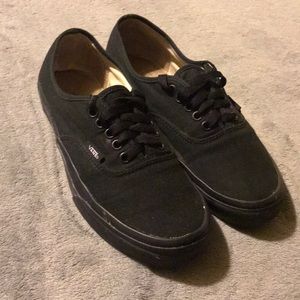 Vans shoes black one shoe is missing shoe lace